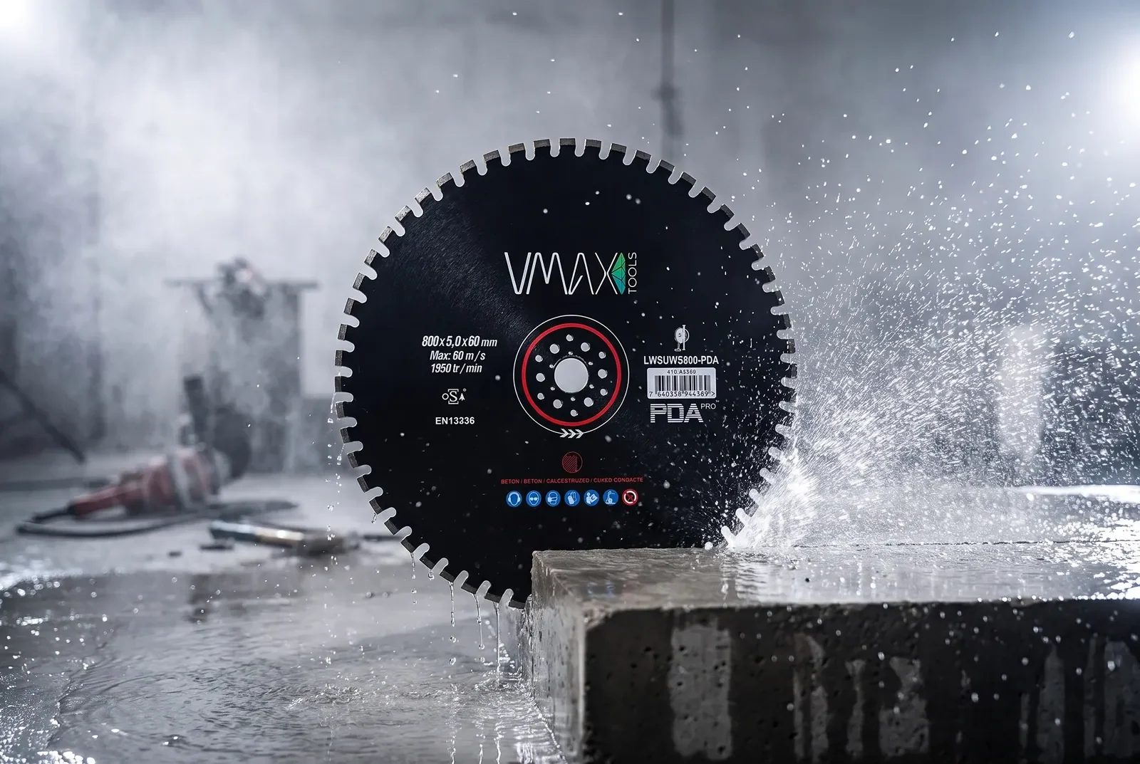 VMAX Diamant-Trennscheibe beim Schneiden von Beton