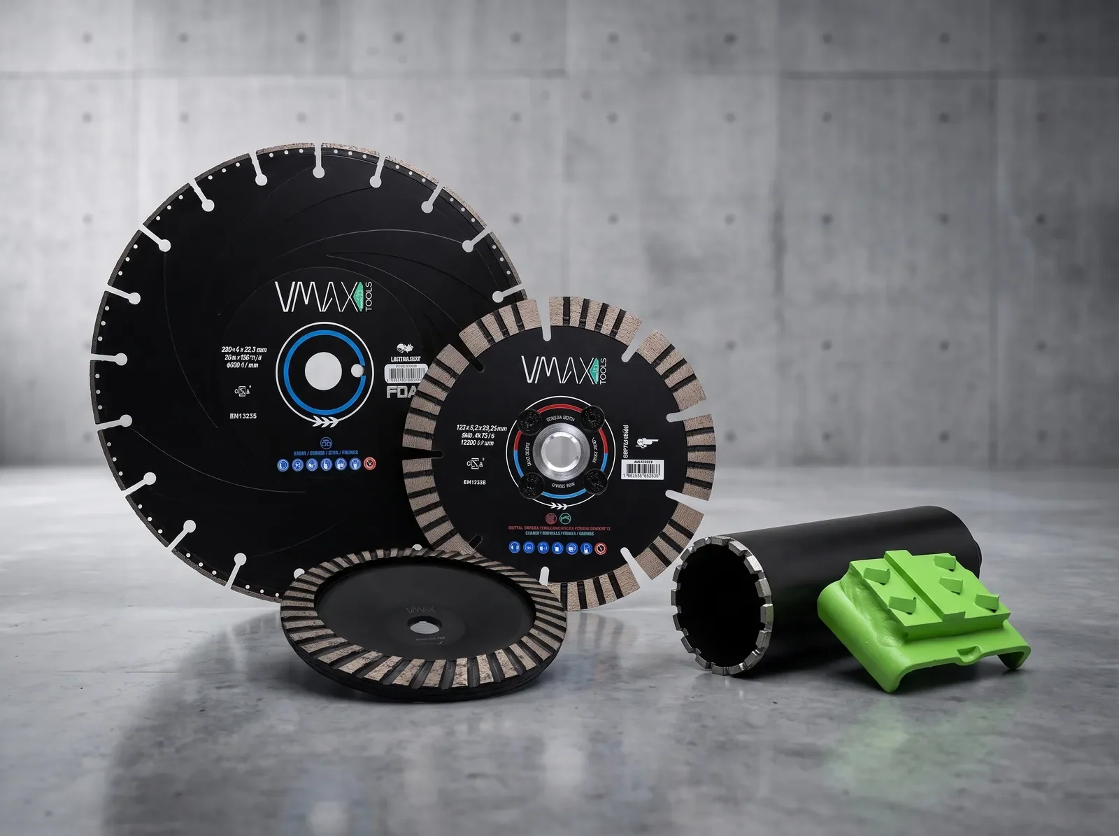 VMAX Sortiment mit Diamanttrennscheiben, Schleifwerkzeugen und Bohrkrone